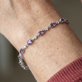 Amethyst-Armband „Sternenlicht“ in Weißgold