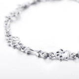 Armband mit Hundepfoten- und Knochen-Anhängern in Weißgold – Ansicht 3