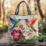 Handgefertigte Stepptasche – Kolibris und weiße Blüten