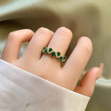 Offener Ring Calira mit smaragdgrünem Stein in Gold, Ansicht 2