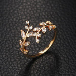 Eleganter Ring mit Weinranke in Gold