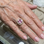 Ring mit rosa Saphir im Kissenschliff in Gold
