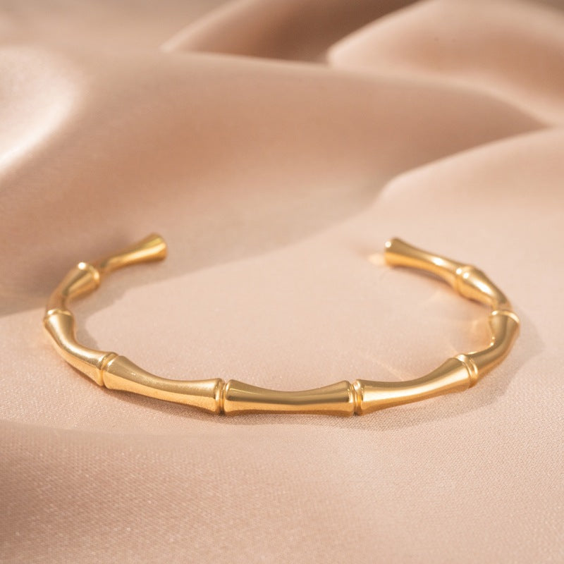 Bambus-Armreif in Gold