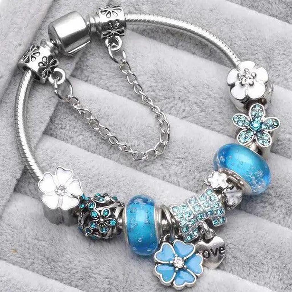 Blaue Retro-Armbänder in Weißgold