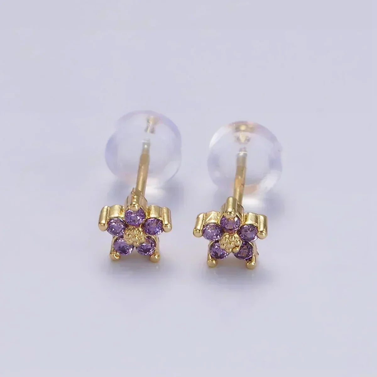 Ohrstecker mit zartem Blumenmotiv in Gold, Ansicht 5