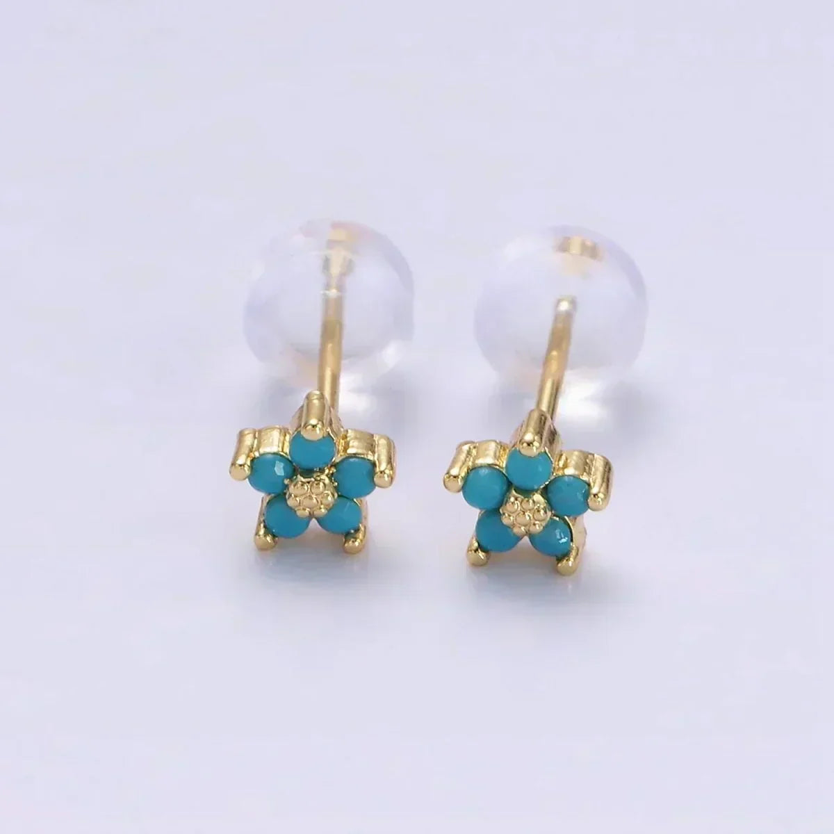 Ohrstecker mit zartem Blumenmotiv in Gold, Ansicht 6