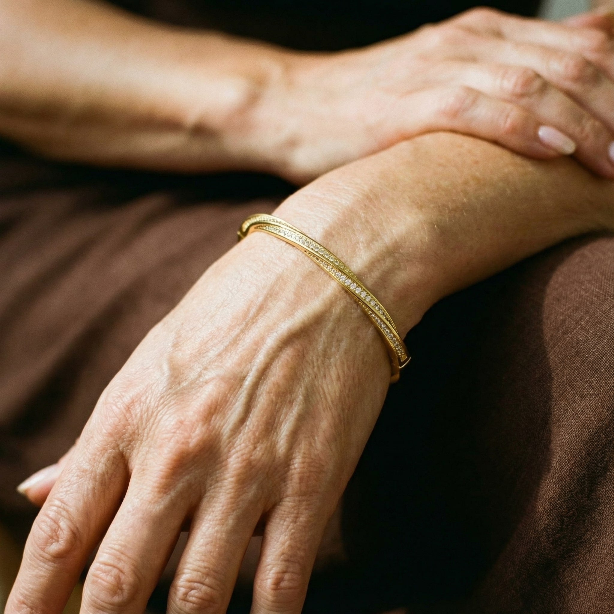 Zweireihiges Kristallarmband in Gold, Ansicht 2
