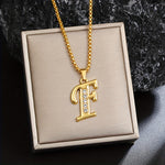 Initialen-Halskette mit Kristall in Gold, Ansicht 6