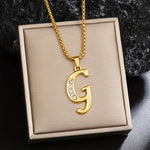 Initialen-Halskette mit Kristall in Gold, Ansicht 7