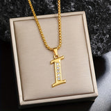Initialen-Halskette mit Kristall in Gold, Ansicht 9