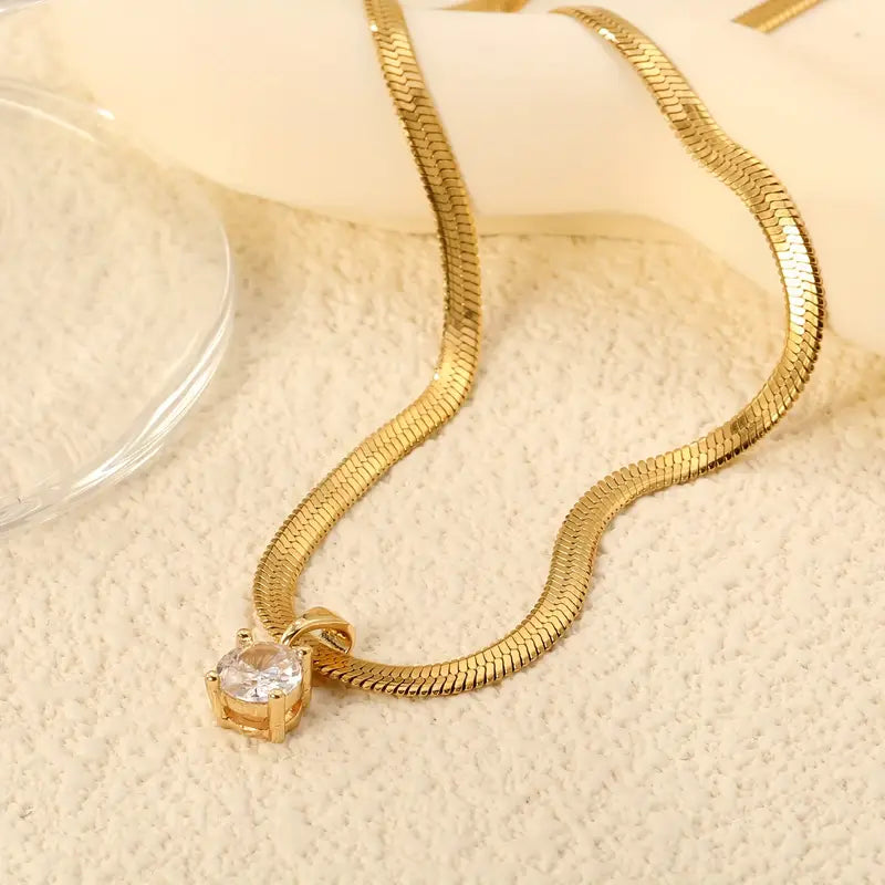 Elegante Anhänger-Halskette mit Zirkonia in Gold, Ansicht 3