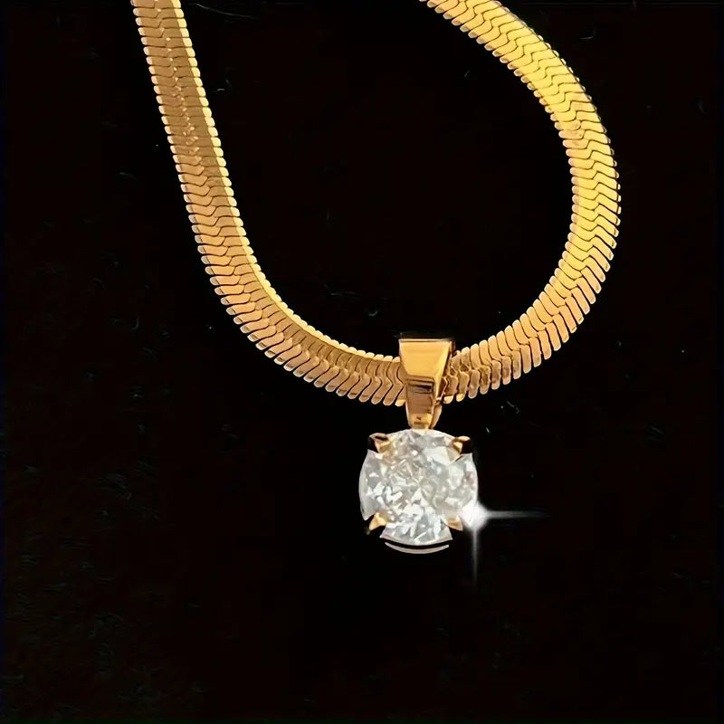 Elegante Anhänger-Halskette mit Zirkonia in Gold, Ansicht 4