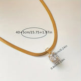 Elegante Anhänger-Halskette mit Zirkonia in Gold, Ansicht 5