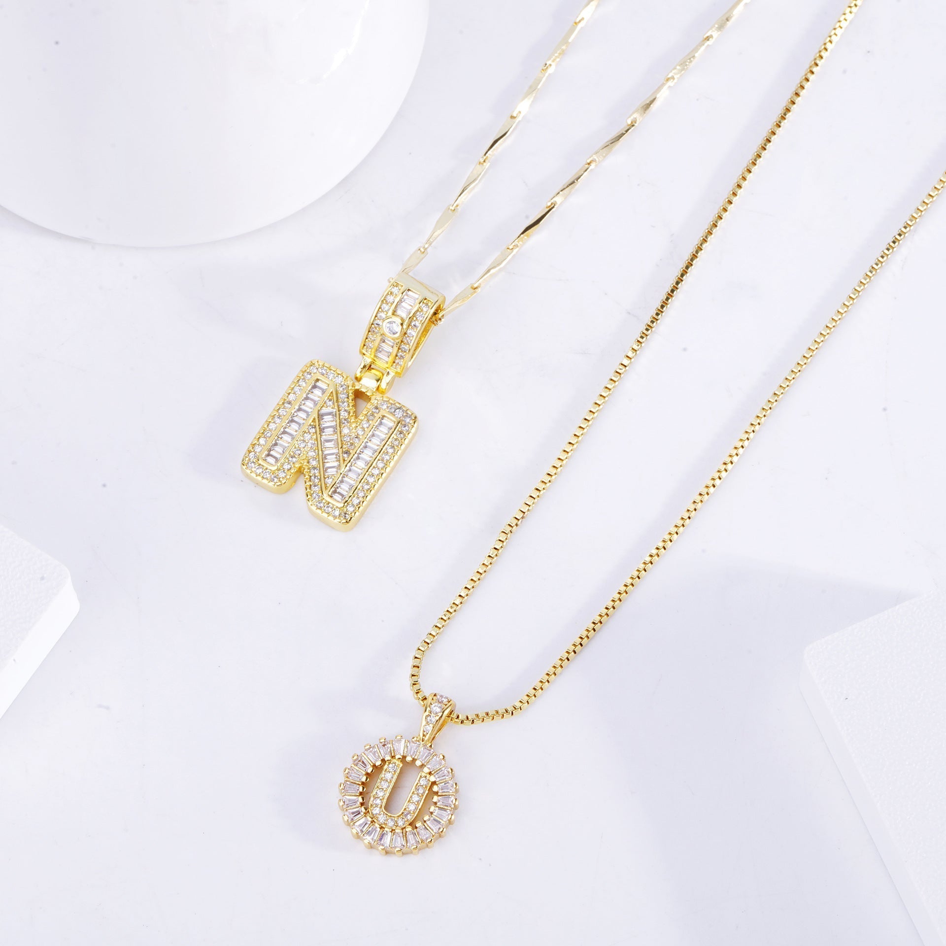 Initialen-Halskette in Pavé in Gold, Ansicht 2