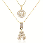 Initialen-Halskette in Pavé in Gold