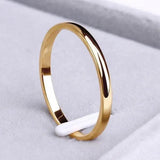 Schlichter Ring in Gold und Weißgold