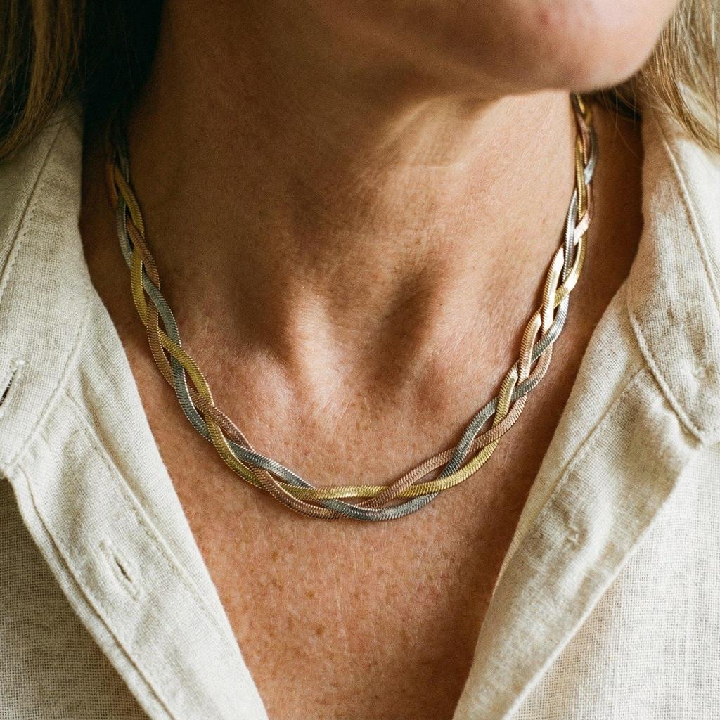 Elegante Halskette in Gold und Weißgold – Ansicht 2