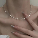 Elegante Halskette mit glänzenden Perlen