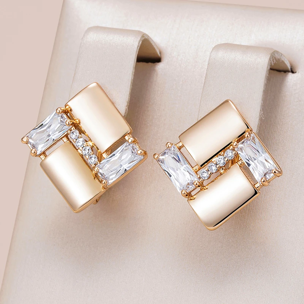 Elegante geometrische Ohrringe mit Zirkonia in Gold