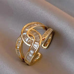 Eleganter Ring mit Knoten