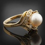 Eleganter Ring mit Margerite in Gold