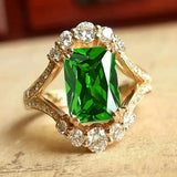 Eleganter Ring mit smaragdgrünem Stein