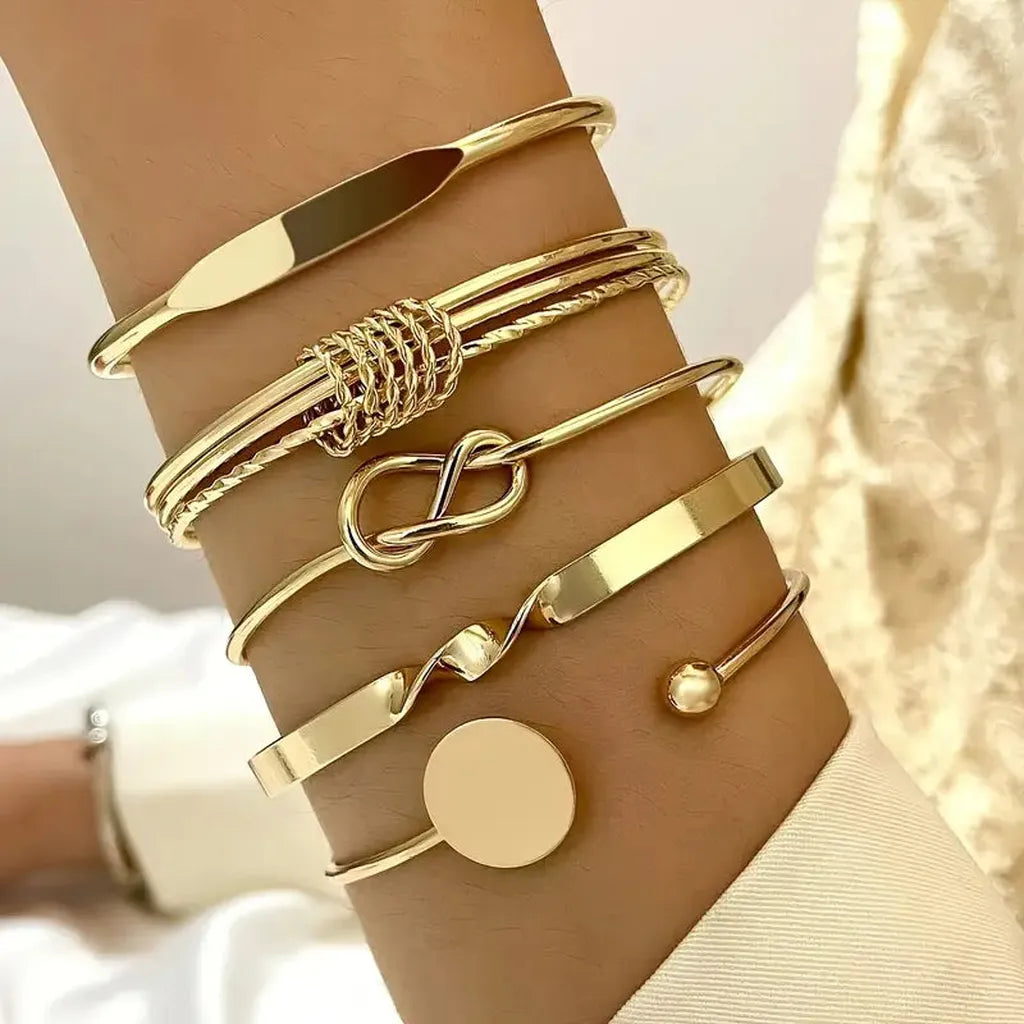 Elegantes Schmuckset mit Knoten