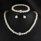 Elegantes Perlen-Schmuckset in Gold