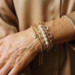 Goldene Armbänder mit Margeriten – Ansicht 2