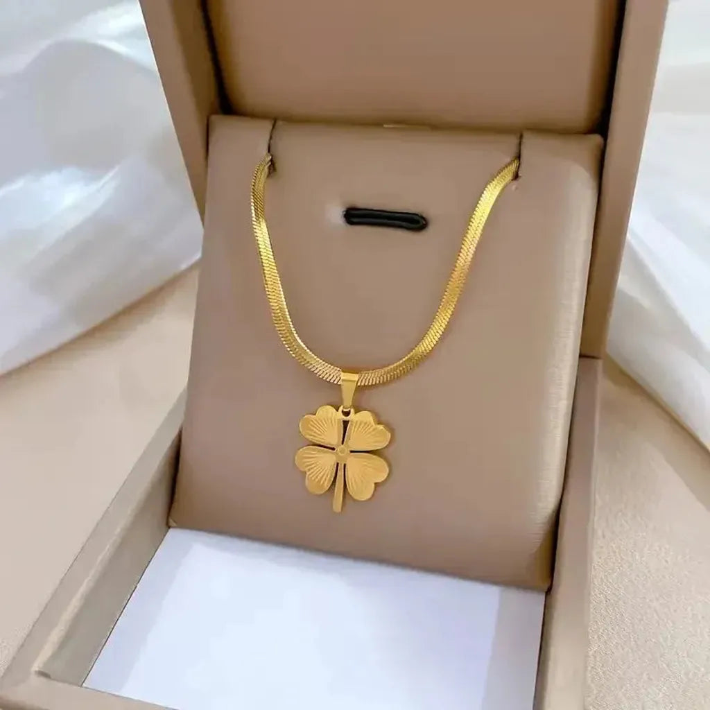 Goldene Kleeblatt-Halskette