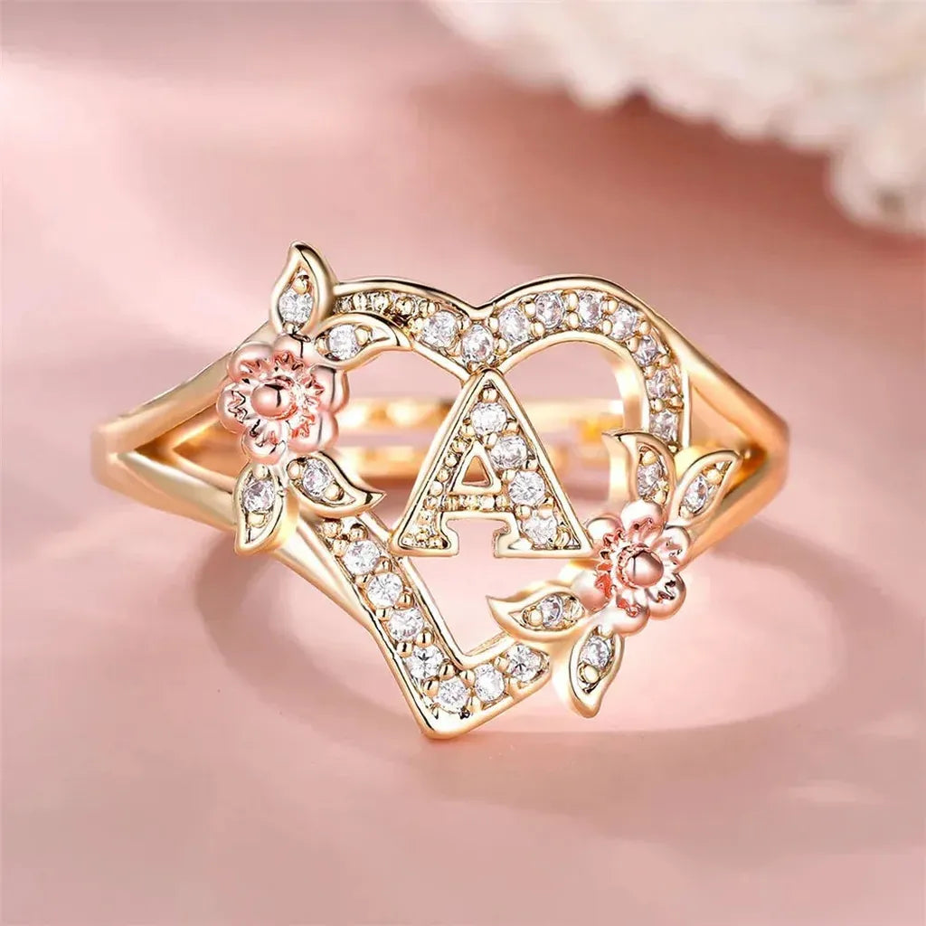 Goldring mit Kristallen