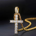 Halskette mit Kreuz