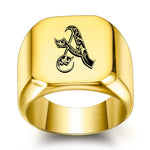 Klassischer Initialenring in Gold
