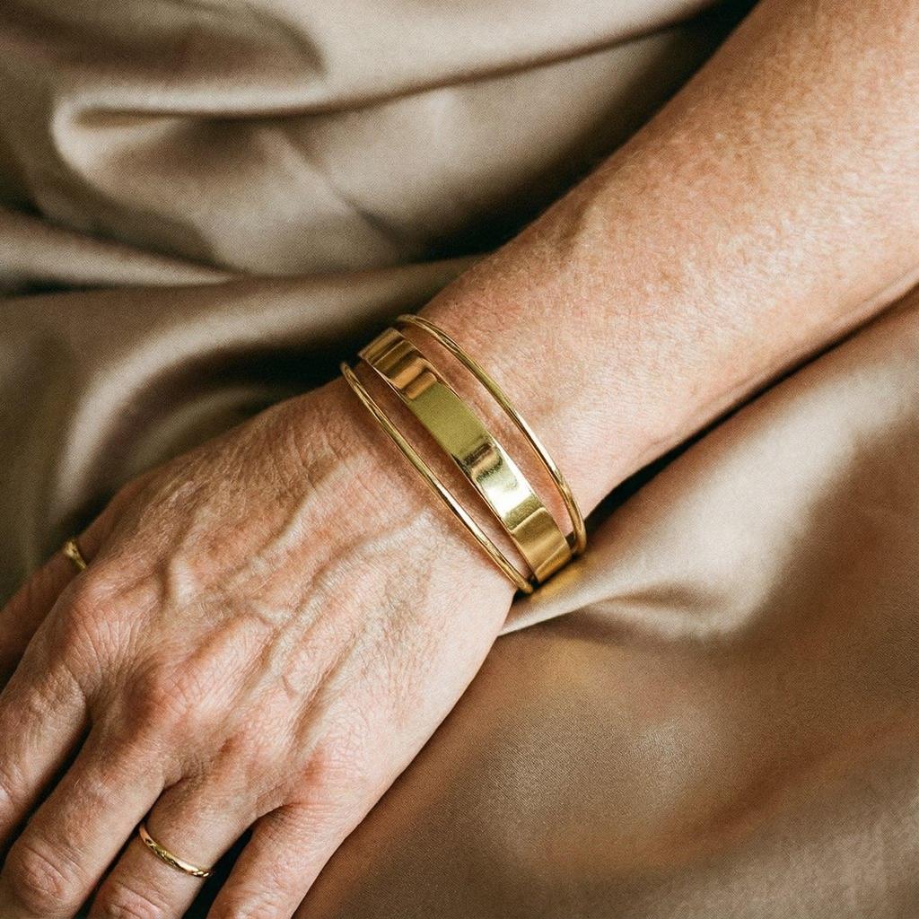 Klassisches goldenes Armband – Ansicht 2