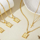 Kreuzkette mit Initiale in Gold – Ansicht 3