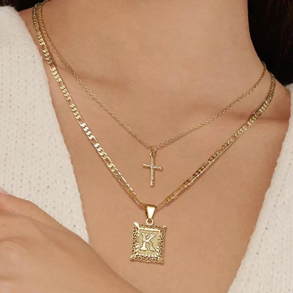 Kreuzkette mit Initiale in Gold – Ansicht 8