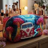 Gesteppte Kosmetiktasche mit Kleinbus und bunten Pilzen