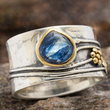 Meditationsring mit blauem Stein