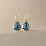 Tropfenohrringe mit blauem Kristall