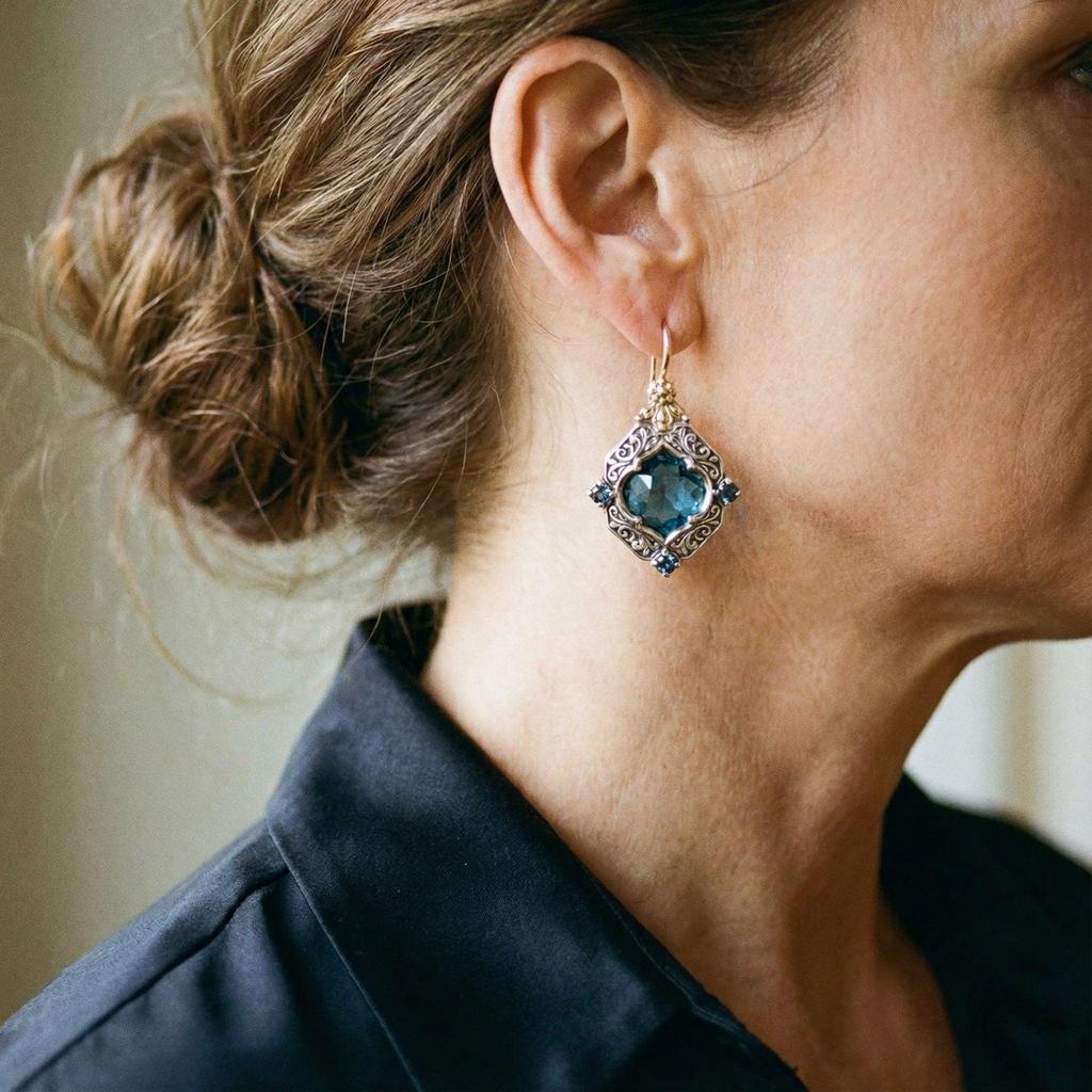 Ohrringe mit blauen Kristallen in Gold und Weißgold – Ansicht 2