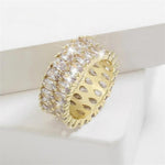 Orientalischer breiter Goldring mit Kristall