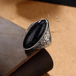 Ovaler Retro-Ring in Weißgold mit Stein