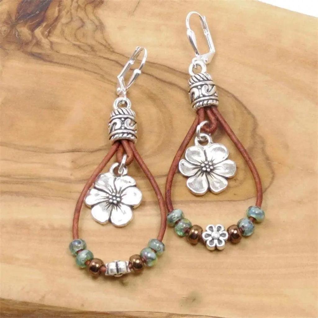 Retro-Blumenohrringe aus Leder