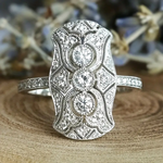 Retro-Ring in glänzendem Weißgold