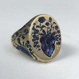 Retro-Ring mit blauer Blume in Gold