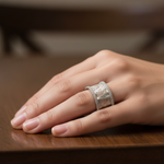 Retro-Ring mit Zirkonia in Weißgold – Ansicht 2