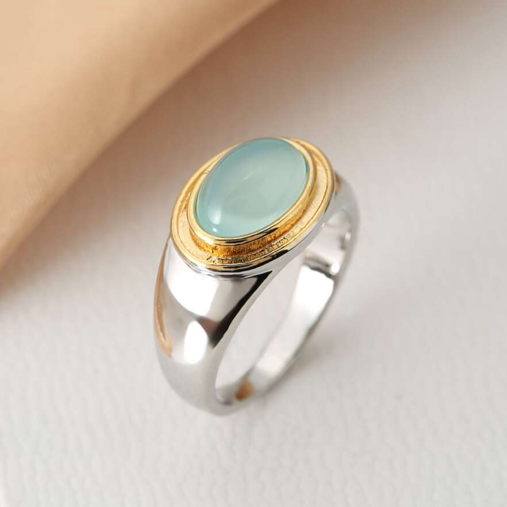 Retro-Ring mit grünem Mondstein