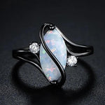 Retro-Ring mit schwarzem gedrehtem Opal