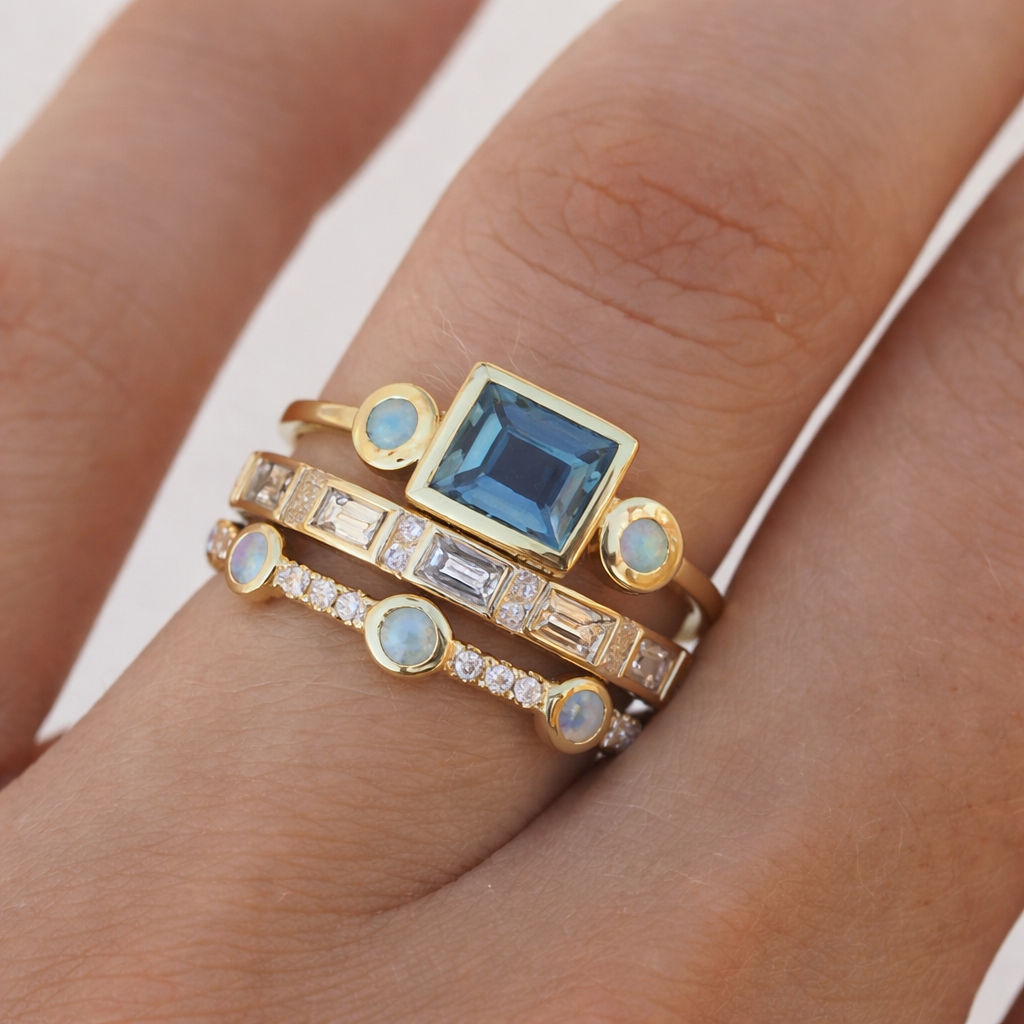 Retro-Ringkollektion mit blauen Kristallen