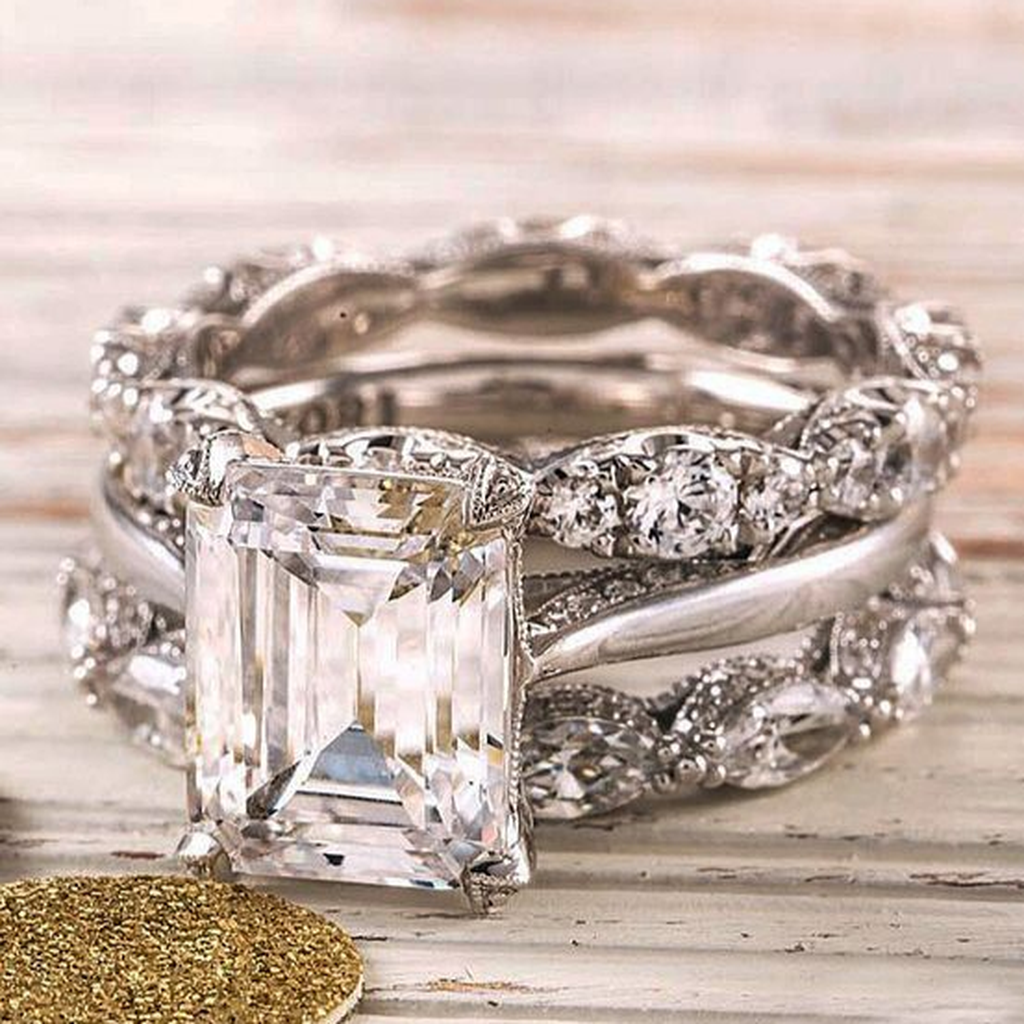 Retro-Weißgoldring mit mehreren glänzenden Reihen